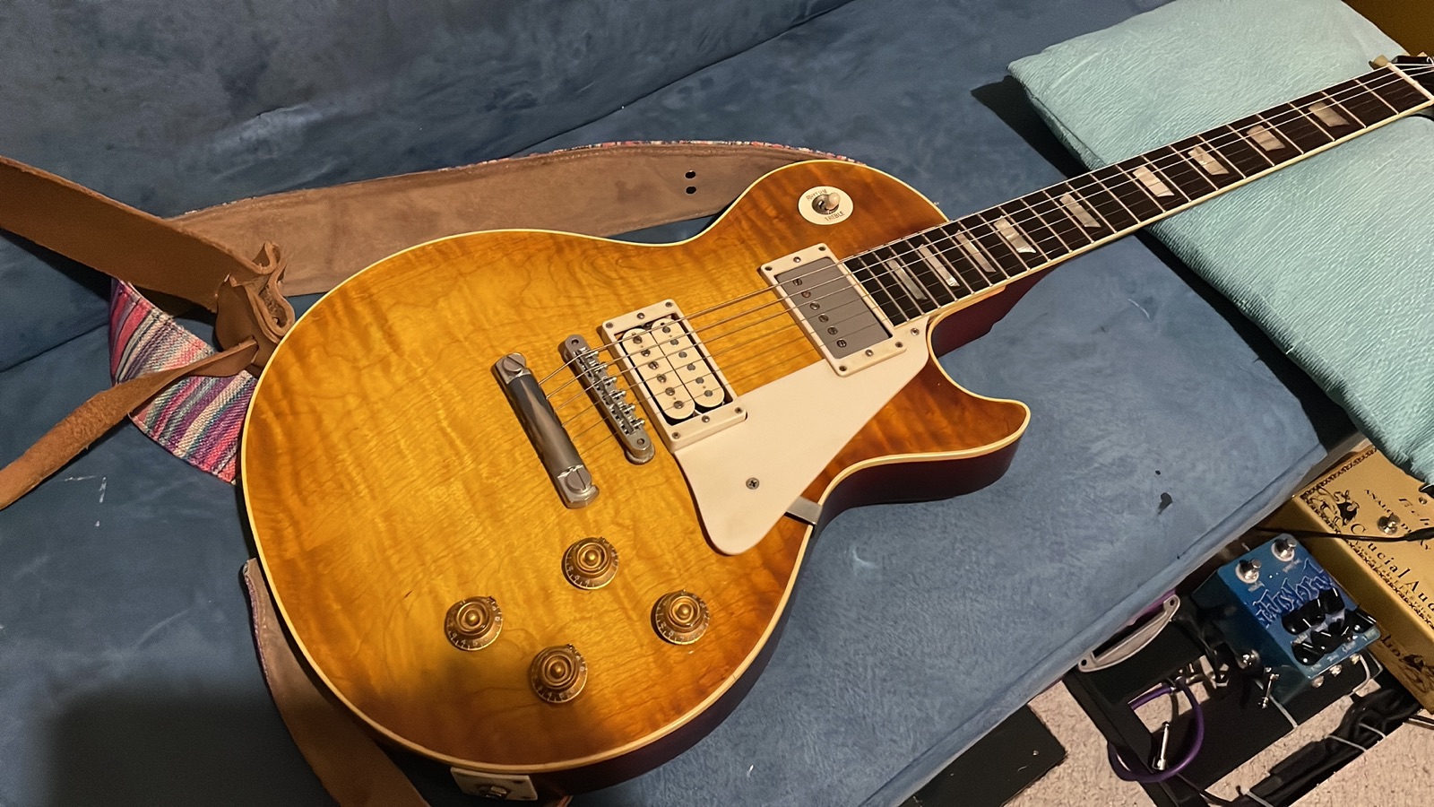 The Daniels Les Paul replica